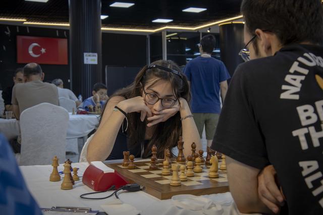 Malatya da 9. Uluslararası Altın Kayısı A&ccedil;ık Satran&ccedil; Turnuvası s&uuml;r&uuml;yor 2