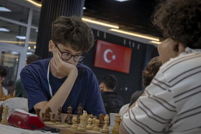 Malatya da 9. Uluslararası Altın Kayısı A&ccedil;ık Satran&ccedil; Turnuvası s&uuml;r&uuml;yor 1