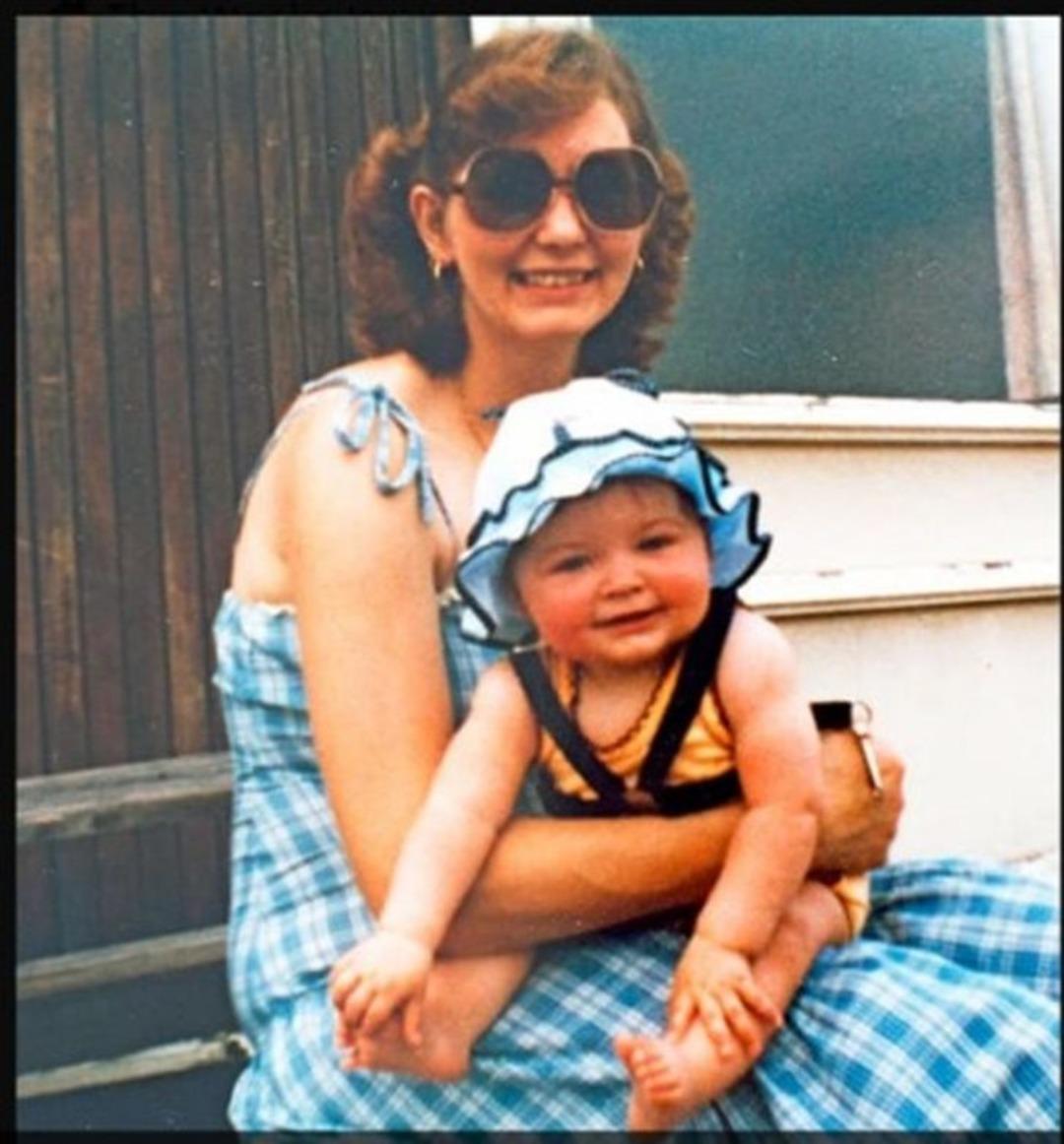 Bebekliklerinden beri şiddet g&ouml;r&uuml;yorlardı! Yıllar sonra annelerine bakın ne yaptılar?