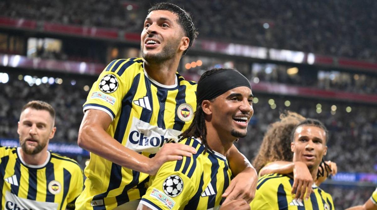 Fenerbahçe, Galatasaray ı geride bıraktı! Zirveye çıktı 1