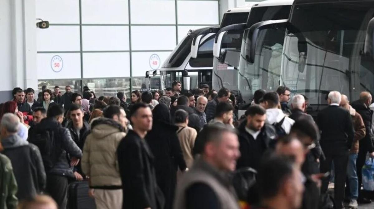 T&uuml;rkiye nin her yerinden otob&uuml;slere talep yağdı: Firmalar şof&ouml;rler i&ccedil;in harekete ge&ccedil;ti 1