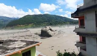 Nepal&rsquo;deki sel felaketinin yıkıcılığını g&ouml;zler &ouml;n&uuml;ne seren g&ouml;r&uuml;nt&uuml;ler!