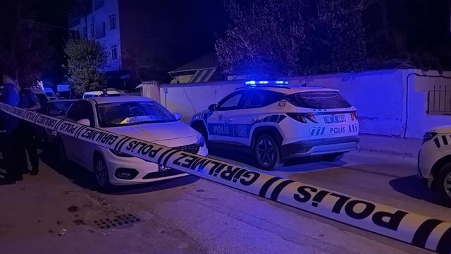 Eskişehir de arkadaşını bıçakla öldürdüğü iddia edilen zanlı adliyede 1