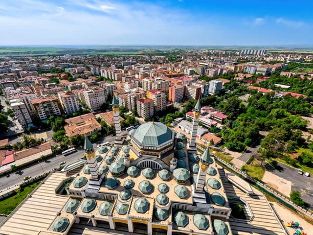 T&uuml;rkiye'nin en kalabalık mahallesi belli oldu! Ne İstanbul ne de Ankara'da