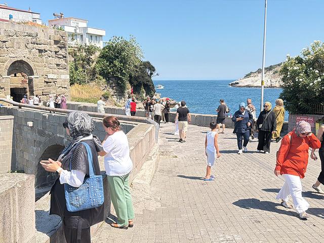 6600 n&uuml;fuslu il&ccedil;eye akın ettiler: 1 milyonu aştı
