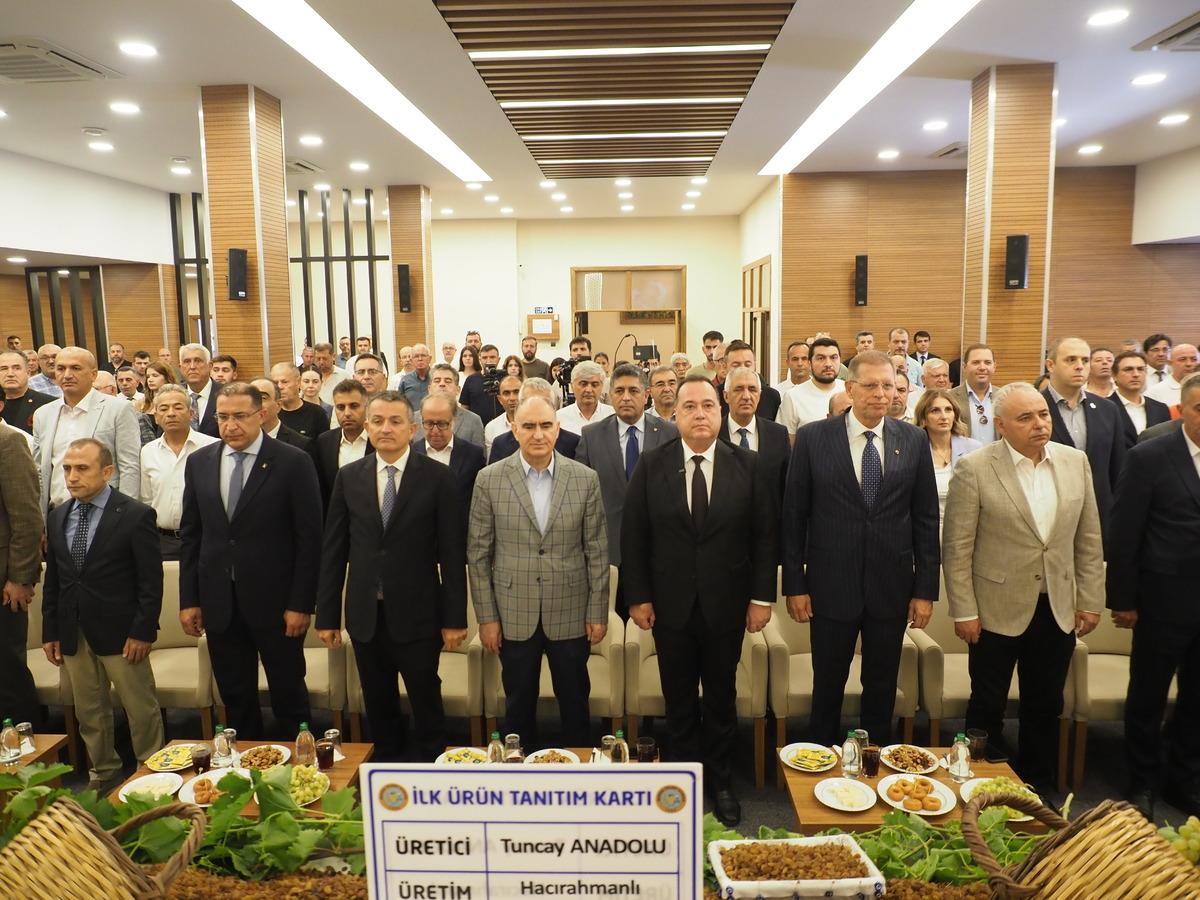 Manisa da sezonun ilk hasadı a&ccedil;ık artırmada! Kilosu 4 bin liradan alındı 4