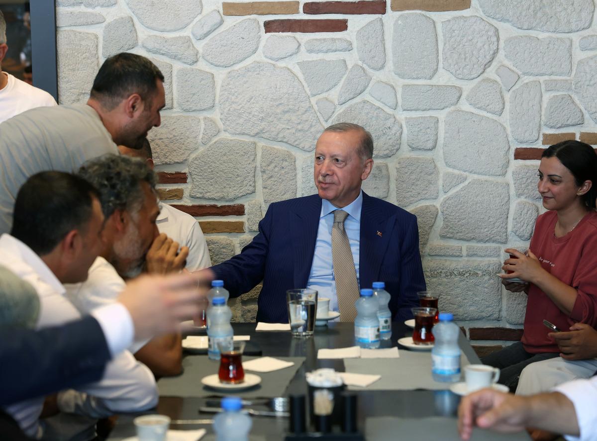 Cumhurbaşkanı Erdoğan, vatandaşlarla bir araya geldi 1