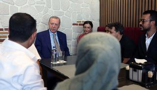 Cumhurbaşkanı Erdoğan, vatandaşlarla bir araya geldi