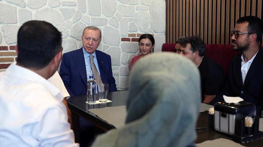 Cumhurbaşkanı Erdoğan, vatandaşlarla bir araya geldi