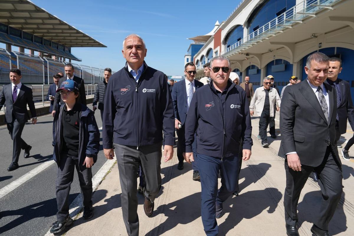 Bakan Ersoy müjdeyi verdi: İstanbul Park 2031’e kadar F1 takviminde 3