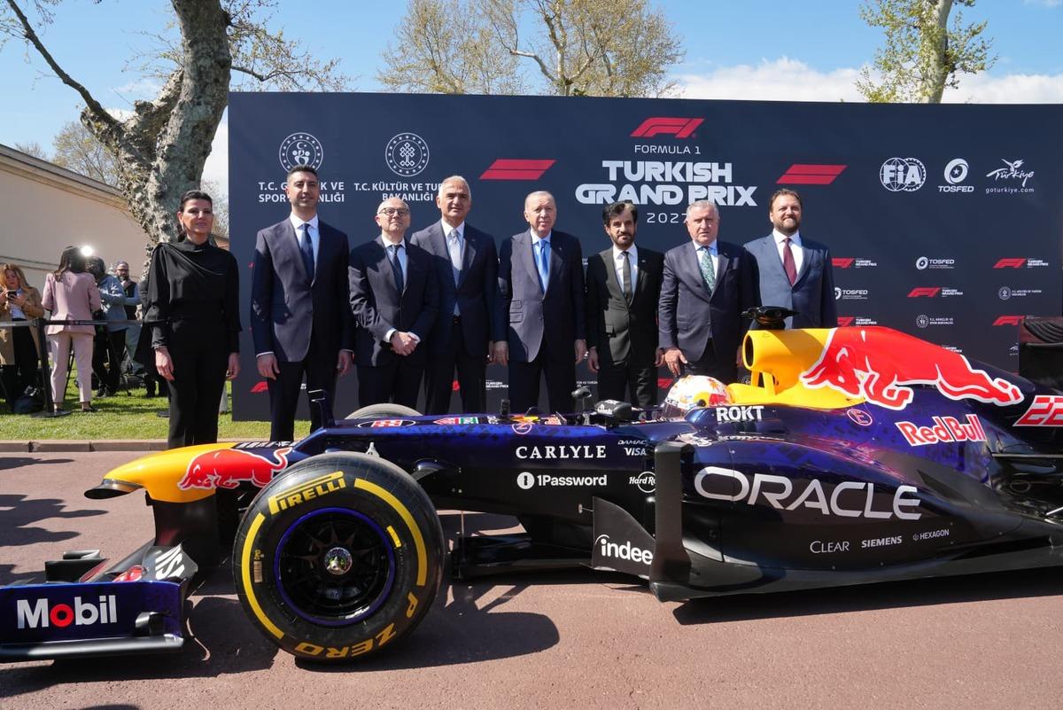Bakan Ersoy müjdeyi verdi: İstanbul Park 2031’e kadar F1 takviminde 5
