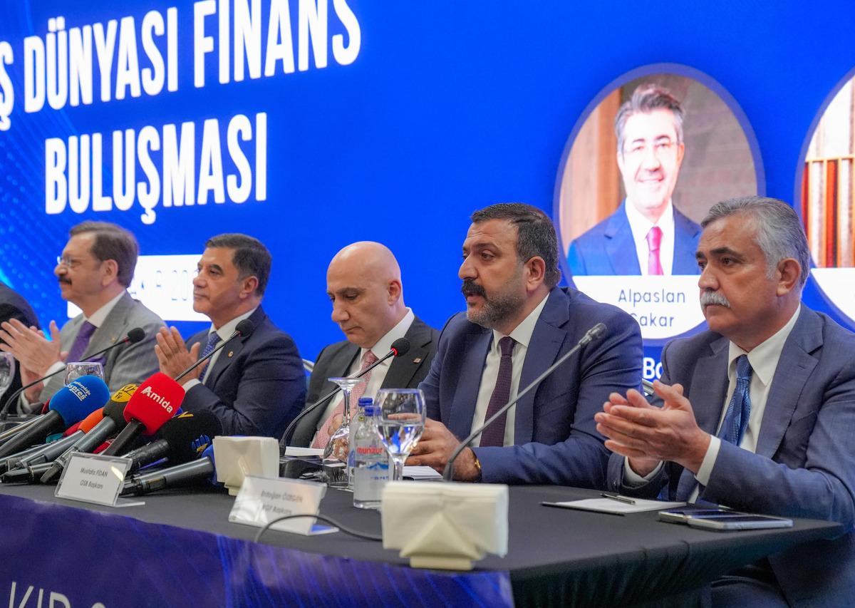 Kredi çekeceklerin beklediği haber! Faizlerde 2-3 puanlık indirim geliyor: Tarih verildi 10