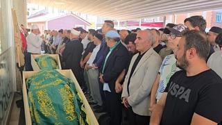 Son dakika: Rize&rsquo;de denizde boğulan iki kardeş son yolculuklarına uğurlandı
