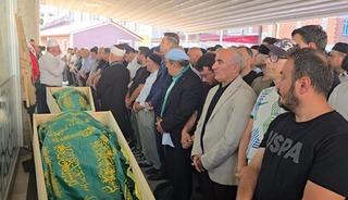Rize&rsquo;de denizde boğulan iki kardeş son yolculuklarına uğurlandı
