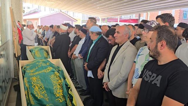 Rize’de denizde boğulan iki kardeş son yolculuklarına uğurlandı
