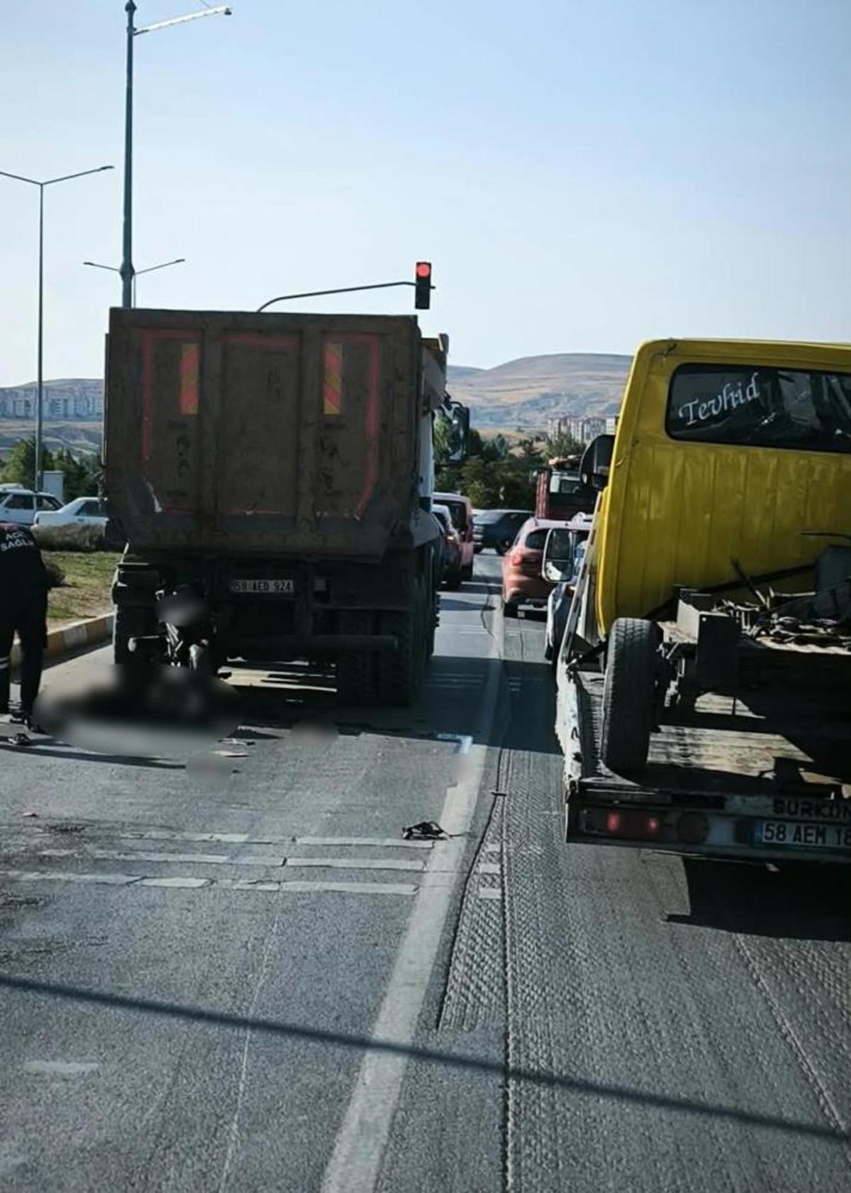 Sivas taki feci kazada motosiklet sürücüsü hayatını kaybetti 1