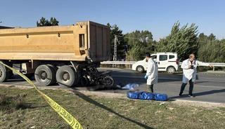 Sivas'taki feci kazada motosiklet s&uuml;r&uuml;c&uuml;s&uuml; hayatını kaybetti