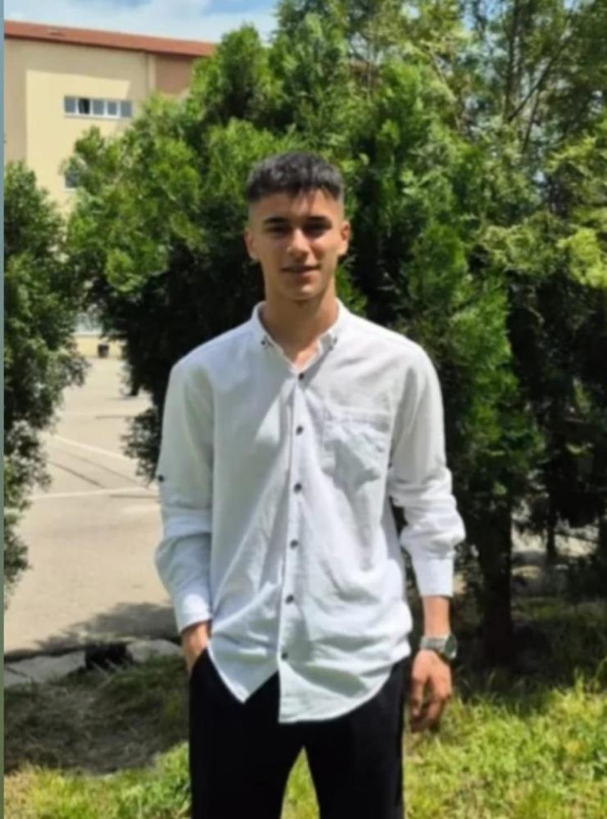 Banyoya girdikten sonra odasında ölü bulundu: 19 yaşındaki genç toprağa verildi 1
