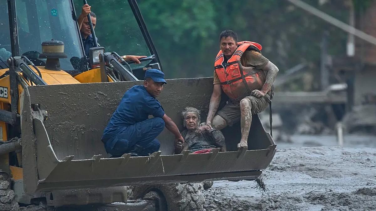 Nepal’deki selde can kaybı 389’a yükseldi 1