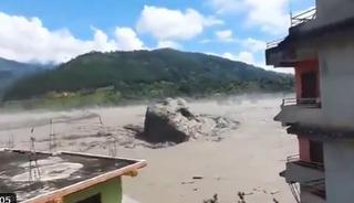 Nepal'deki sel felaketinin yeni g&ouml;r&uuml;nt&uuml;leri dehşete d&uuml;ş&uuml;rd&uuml;! 
