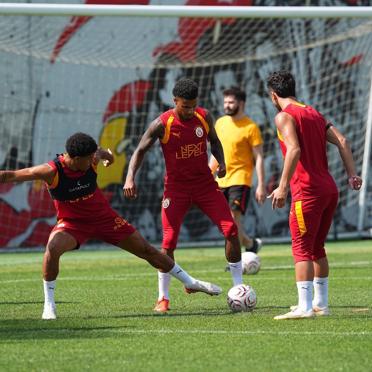 Galatasaray, G&ouml;ztepe ma&ccedil;ının hazırlıklarını s&uuml;rd&uuml;rd&uuml; 1