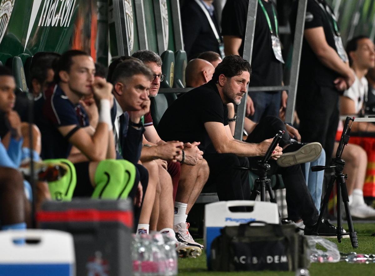 Trabzonspor da Fatih Tekke Ferencvaros maçının ardından istifa etti! 1