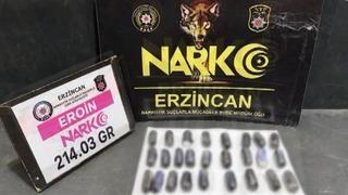 Son dakika: Mide ve bağırsaklarında 1 kilo 99 gram eroin taşıdılar