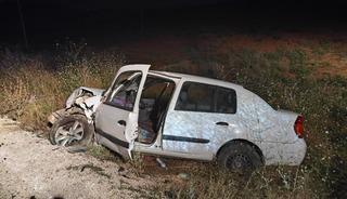 Isparta'da iki otomobil &ccedil;arpıştı: 3 yaralı