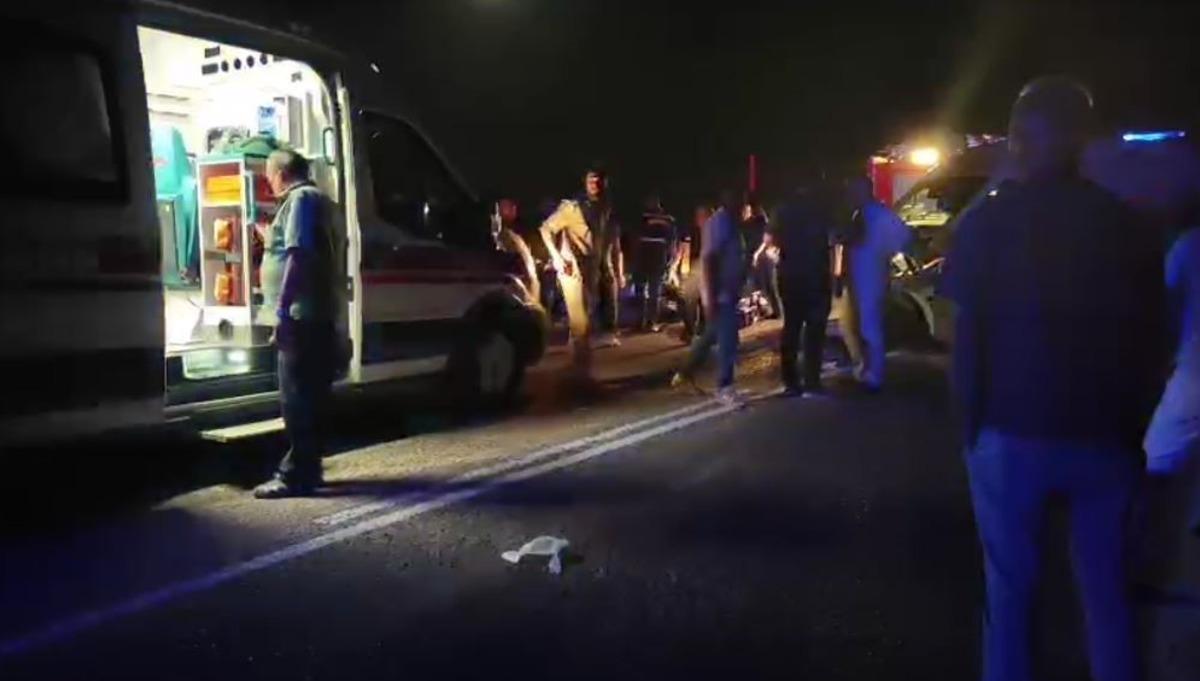 Isparta da iki otomobil &ccedil;arpıştı: 3 yaralı 2