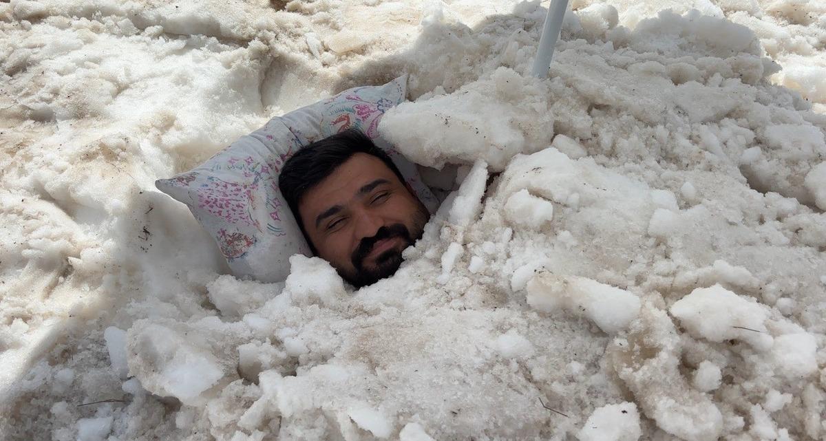 40 dereceden kaçtı, kendini kara gömdü! İlginç serinleme yöntemi 1