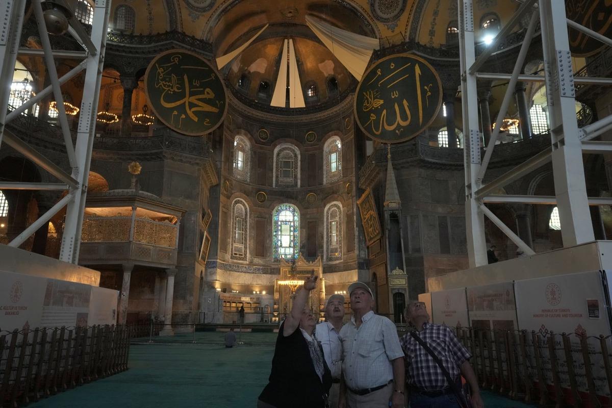 “Fatih’in emaneti” diyerek duyurdu! Cumhuriyet tarihinin en kapsamlı restorasyonunda son durum 9