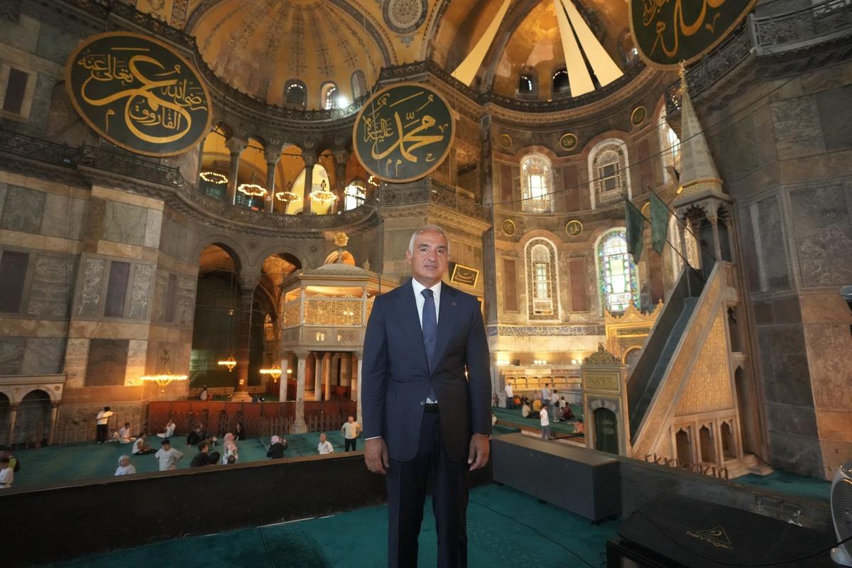 “Fatih’in emaneti” diyerek duyurdu! Cumhuriyet tarihinin en kapsamlı restorasyonunda son durum 4