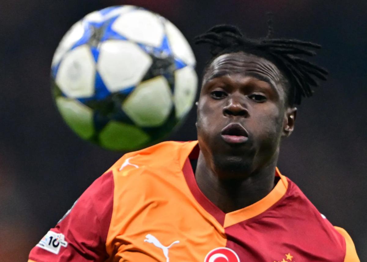Galatasaray a transfer piyasasını altüst edecek rekor teklif! 2