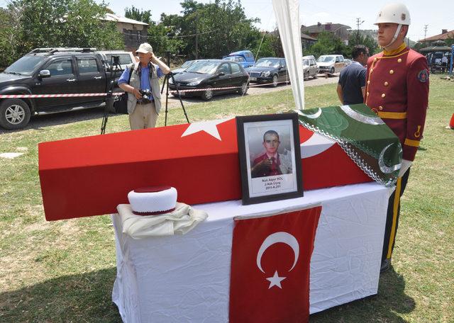 Astsubay Bol, memleketi Ankara'da son yolculuğuna uğurlandı