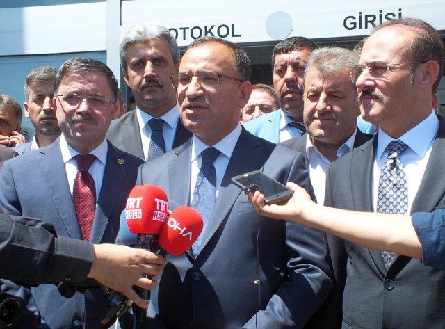Bozdağ: Cumhurbaşkanı'nın yeminiyle Türkiye, yeni döneme başlayacak