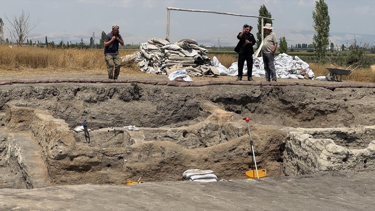 Çatalhöyük te tüyler ürperten keşif! M.Ö. 6000 yıllarının "Ölüler Evi" 8