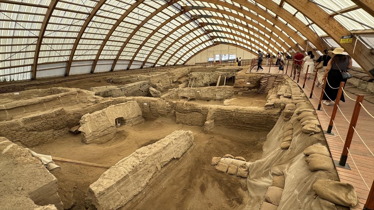 Çatalhöyük te tüyler ürperten keşif! M.Ö. 6000 yıllarının "Ölüler Evi" 6