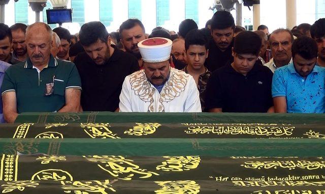 Kaza kurbanı ailenin cenazesi Ankara'da toprağa verildi