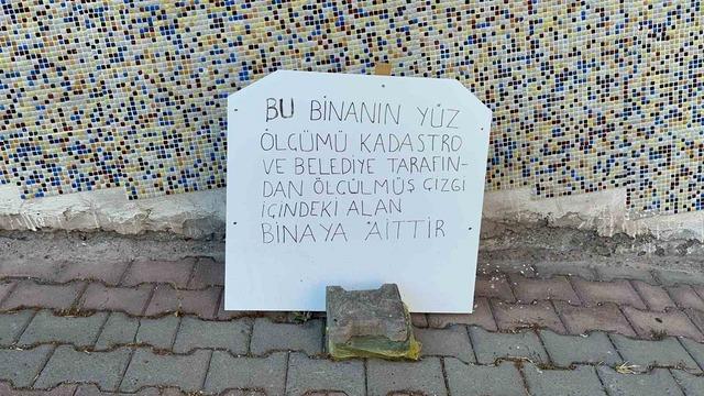 Bahçe duvarı örmek istediklerinde gerçeği öğrendiler 7