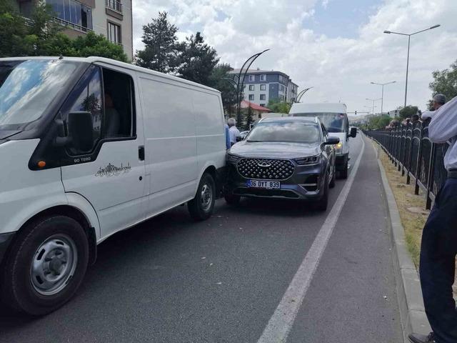 Bingöl’de zincirleme kaza: 4 araç çarpıştı 1