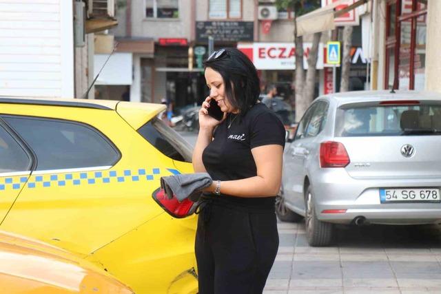 Servis şof&ouml;rl&uuml;ğ&uuml;nden taksiciliğe: Erkeklere meydan okuyan kadın 5
