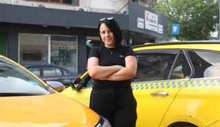 Servis şof&ouml;rl&uuml;ğ&uuml;nden taksiciliğe: Erkeklere meydan okuyan kadın