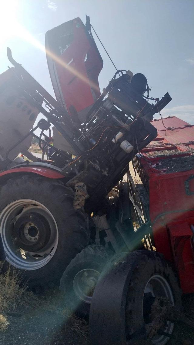 Edirne’de traktör devrildi; 1’i ağır, 2 yaralı 4