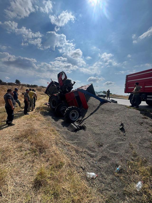 Edirne’de traktör devrildi; 1’i ağır, 2 yaralı 3