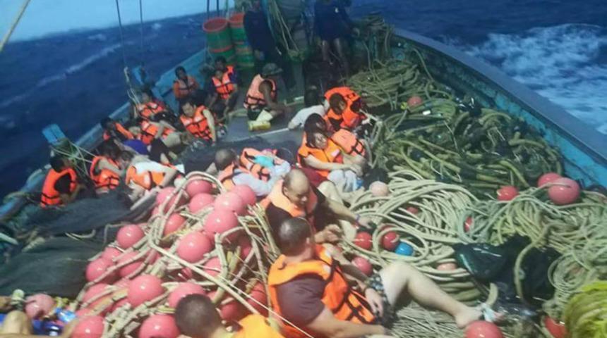 Tatil cenneti Phuket adasında facia! İki turist teknesi battı