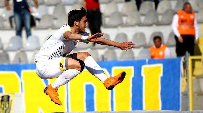 İsmail Kartal: Umut Nayir Beşiktaş'la anlaştı!