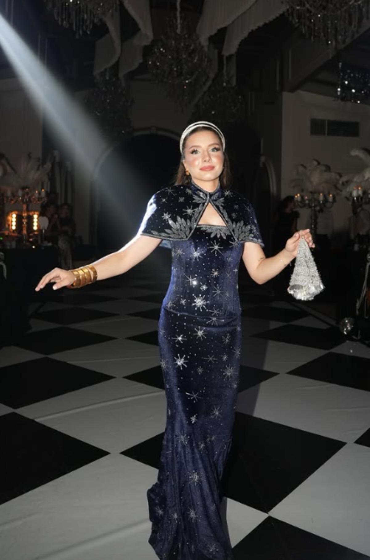 Selena nın Nazlı sı Dilara Kurtulmuş evleniyor! Kınayı yaktı, 5 farklı elbise giydi 3