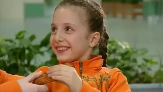 Selena'nın Nazlı'sı Dilara Kurtulmuş evleniyor! Kınayı yaktı, 5 farklı elbise giydi 