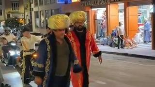 Sinop’ta padişah kostümüyle sıra dışı yürüyüş