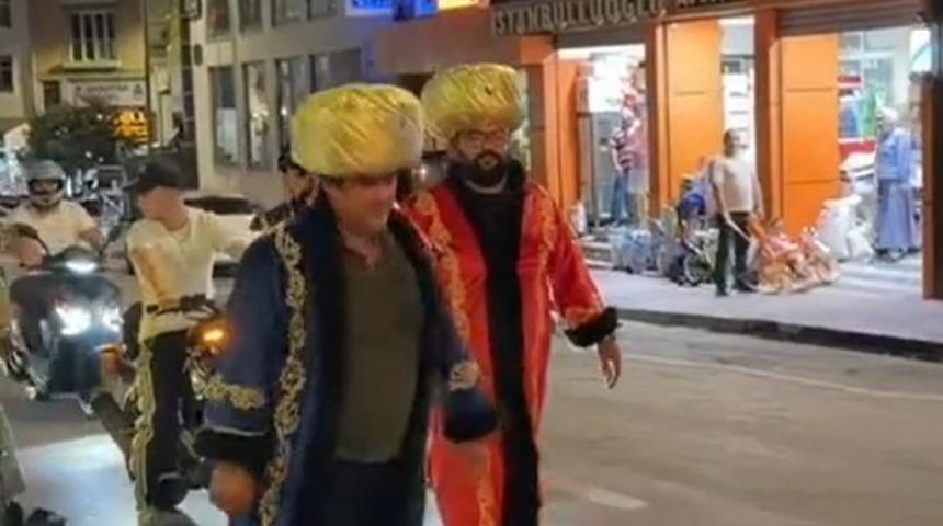 Sinop&rsquo;ta padişah kost&uuml;m&uuml;yle sıra dışı y&uuml;r&uuml;y&uuml;ş